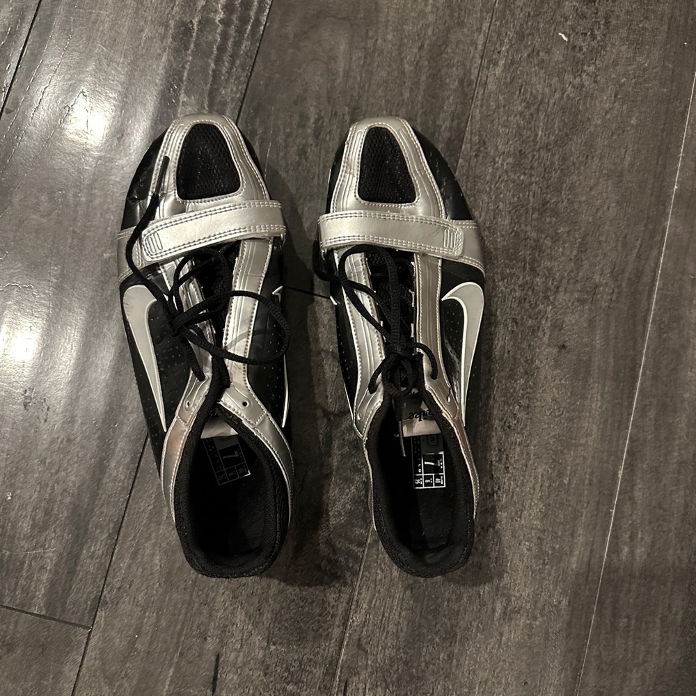 Men’s track shoes